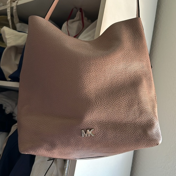 Michael kors crossbody hobo dusty pink/mauve color - Picture 6 of 7
